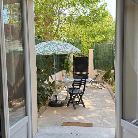 Апартаменты Studio-jardin Mourillon